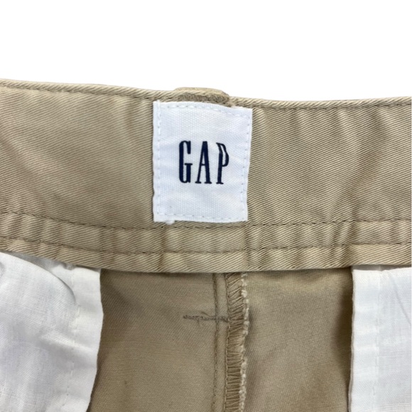GAP Khaki City Short - Picture 5 of 9